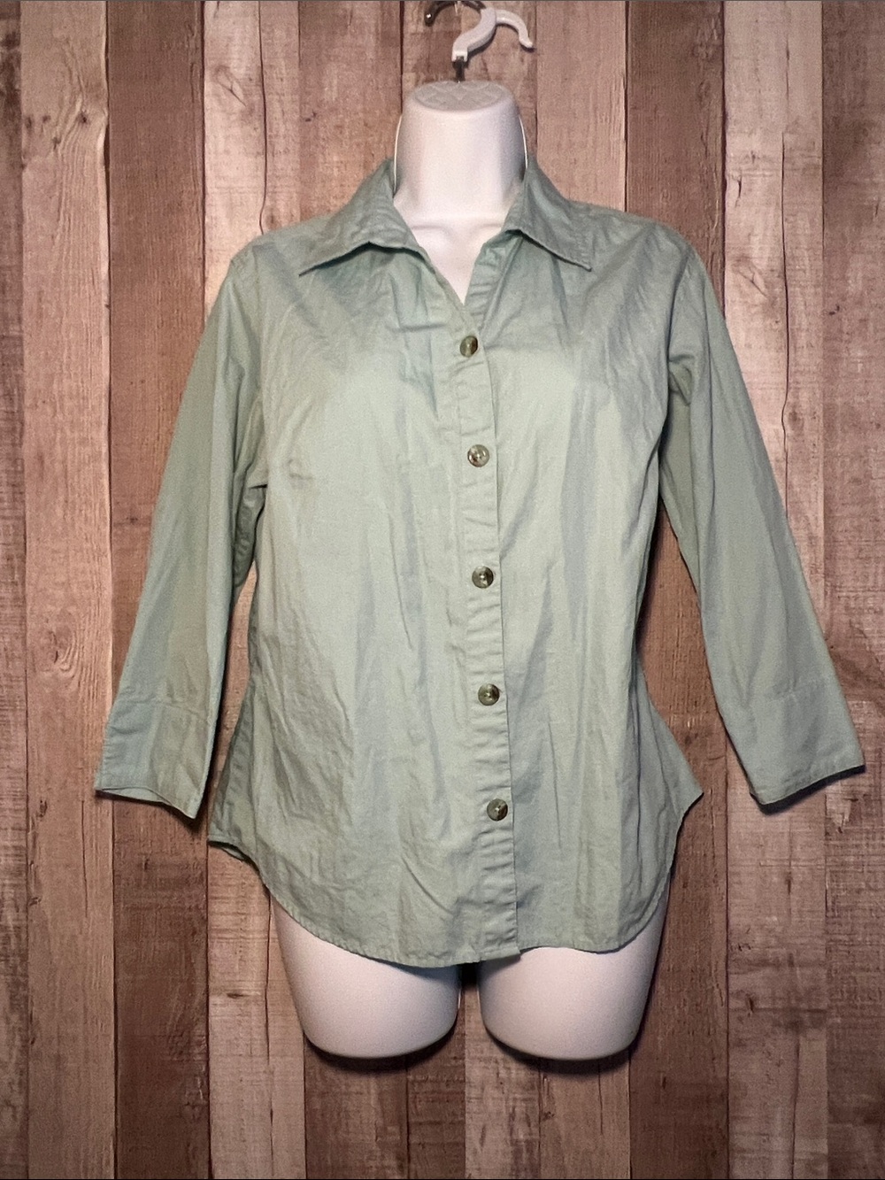 Columbia Light Green Women's Button-Front Collared Outdoor Shirt